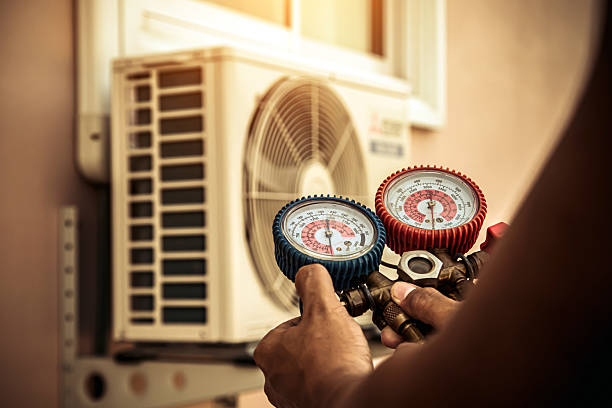Professional Hvac technician working in Round Hill, VA